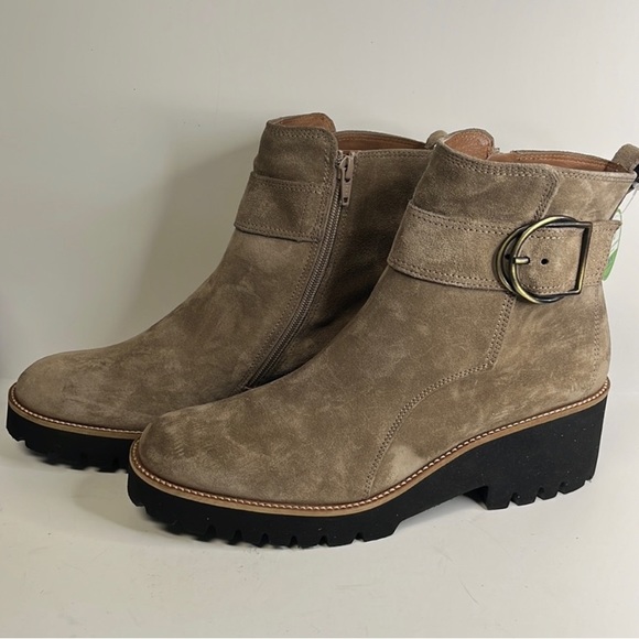 Paul Green Mara Suede Ankle Boot. NWT. Size
(NWT
5.5 US - Picture 1 of 10